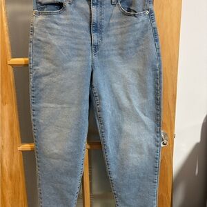 Women’s High-Waisted Levi’s